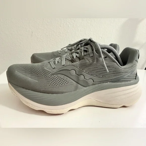 Saucony Hurricane 24 Women's Gray Athletic Running Shoes with Gum Sole - Picture 6 of 11